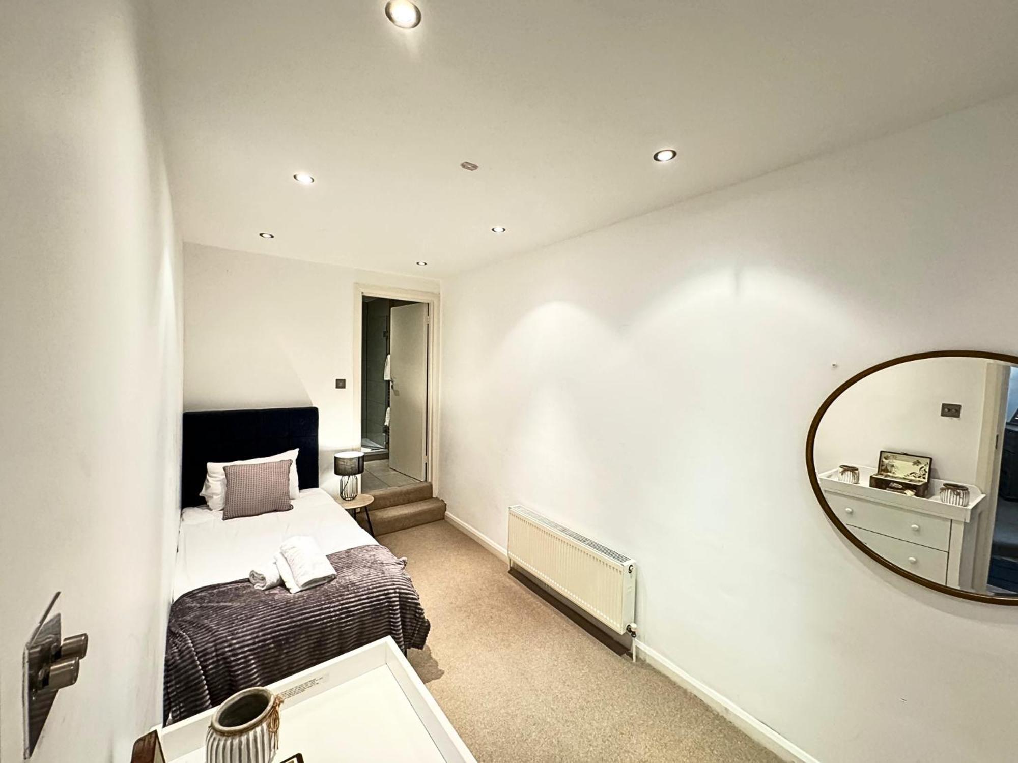 Kensington Mews Retreat: Hyde Park Hideaway Villa London Exterior photo